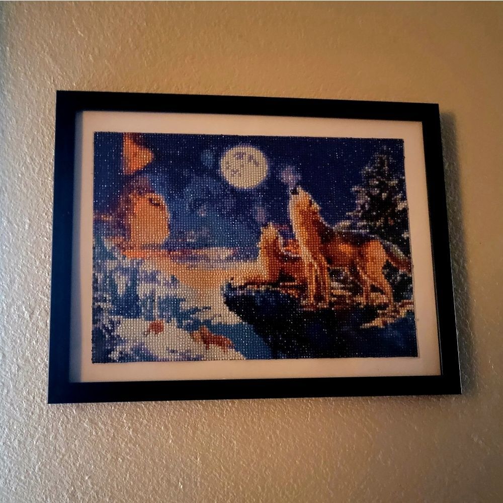 Wolves Howling at Moon Diamond Painting - Picture 1 of 4